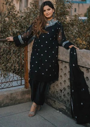 chiffon Black Embroidered Formal Suit – Women’s Premium Party Wear | Libaas-e-Resham