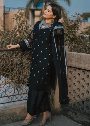 chiffon Black Embroidered Formal Suit – Women’s Premium Party Wear | Libaas-e-Resham